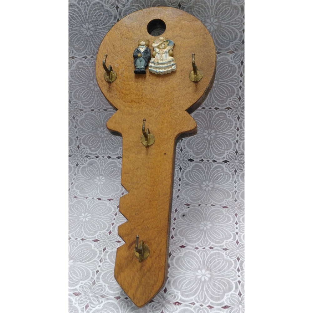 Vintage Bride & Groom Bear Keys Holder Wood Wall Plaque (2)
